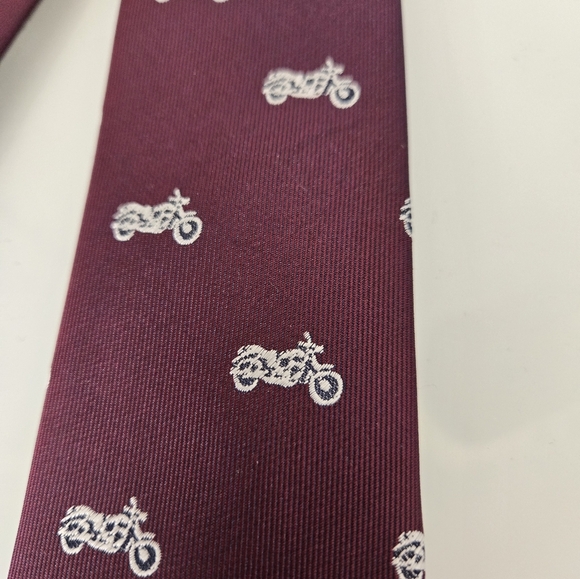 Men's Burgundy Motorcycle Pattern Silk Skinny Tie - Picture 4 of 6